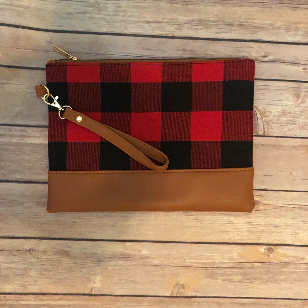 Clutch style purse